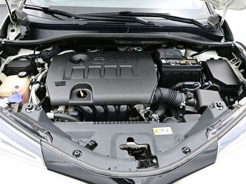 Used 2019 Toyota C-HR XLE image 12