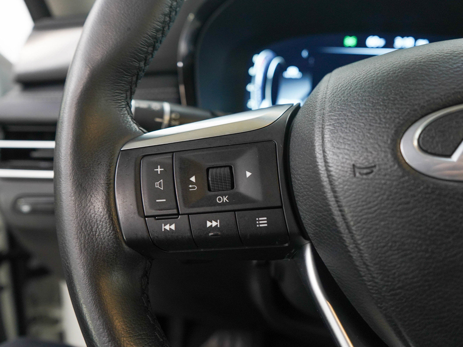 Used 2024 INFINITI QX60 Luxe AWD/4WD image 29