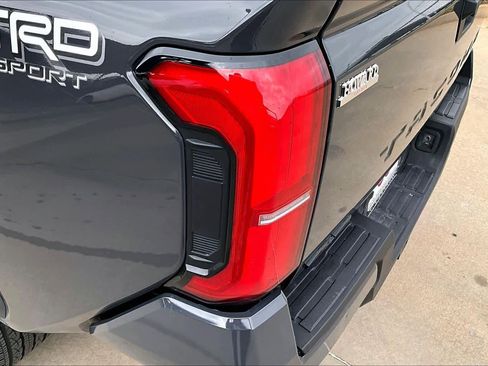 Used 2025 Toyota Tacoma TRD Sport AWD/4WD image 27