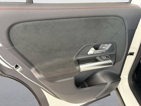 Certified 2022 Mercedes-Benz GLA 250 4MATIC image 11