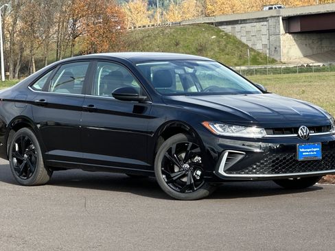 New 2026 Volkswagen Jetta SE image 1