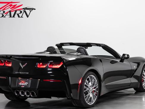 Used 2015 Chevrolet Corvette Stingray Convertible w/ 2LT Preferred Equipment Group RWD image 5