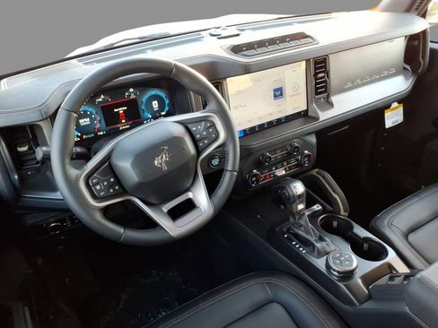 New 2025 Ford Bronco Badlands w/ Sasquatch Package image 6