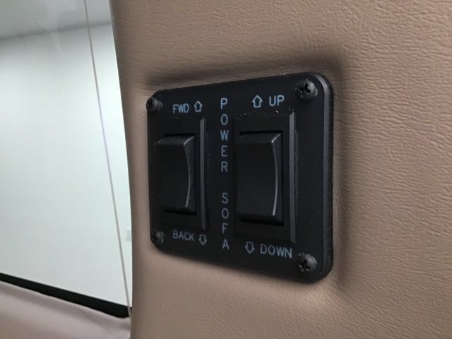 Used 2023 Chevrolet Express 2500 RWD image 8