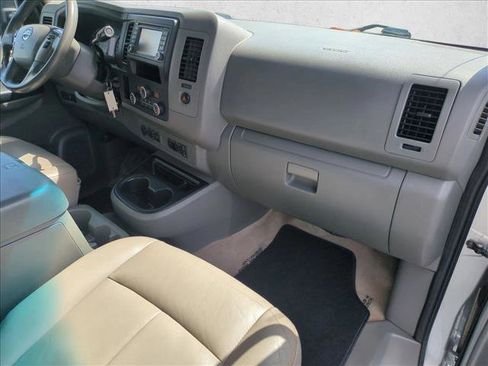 Used 2016 Nissan NV 3500 SL image 21