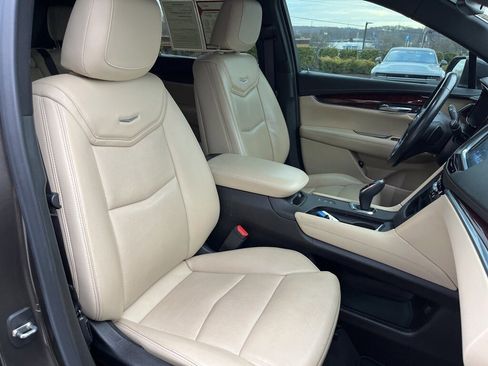 Used 2019 Cadillac XT5 Luxury image 28