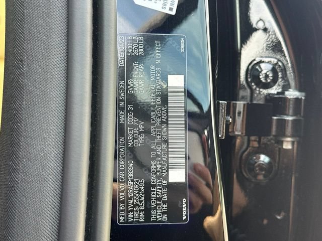 Certified 2023 Volvo XC60 B5 Ultimate w/ Climate Package AWD/4WD image 32