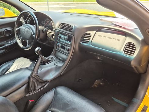 Used 2002 Chevrolet Corvette Z06 w/ Memory Pkg RWD image 21