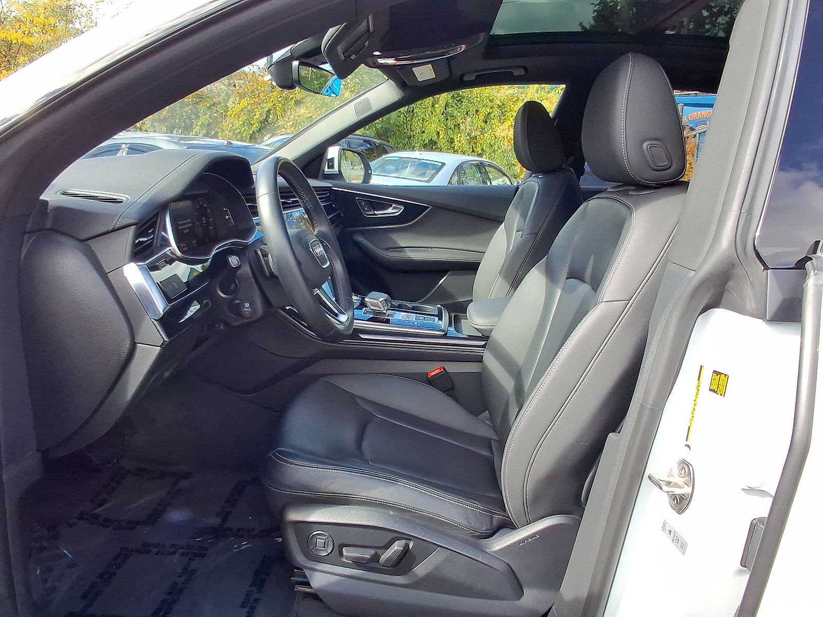 Used 2023 Audi Q8 Premium Plus AWD/4WD image 17