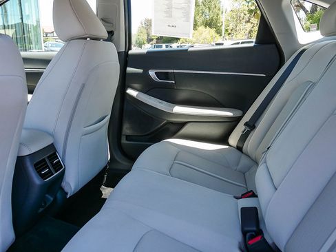 Certified 2023 Hyundai Sonata SEL w/ Convenience Package FWD image 19