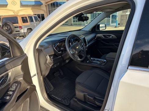 Used 2018 Chevrolet Traverse LS image 19