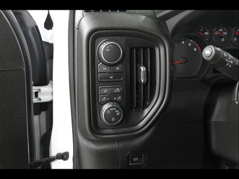 Certified 2024 Chevrolet Silverado 2500 Custom w/ Custom Value Package image 6