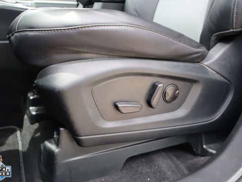 Used 2023 Ford Explorer XLT w/ Equipment Group 202A RWD image 13