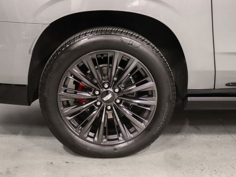 Used 2024 Cadillac Escalade ESV V w/ LPO, ONYX Package image 10