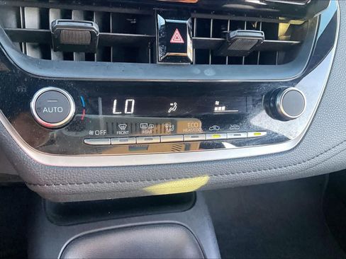 Used 2024 Toyota Corolla SE FWD image 31