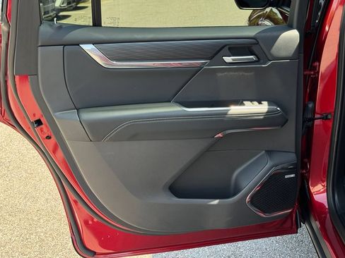 Used 2026 GMC Acadia Elevation w/ Elevation Premium Package FWD image 20