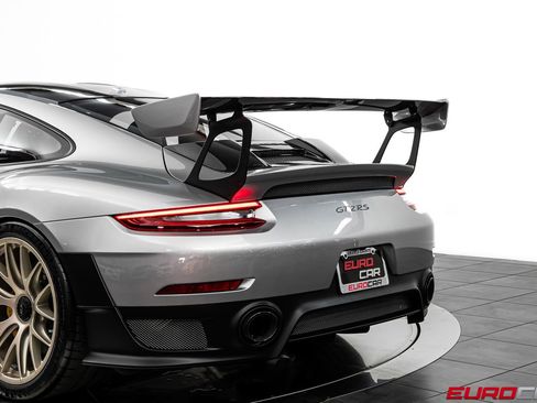 Used 2018 Porsche 911 GT2 RS RWD image 23
