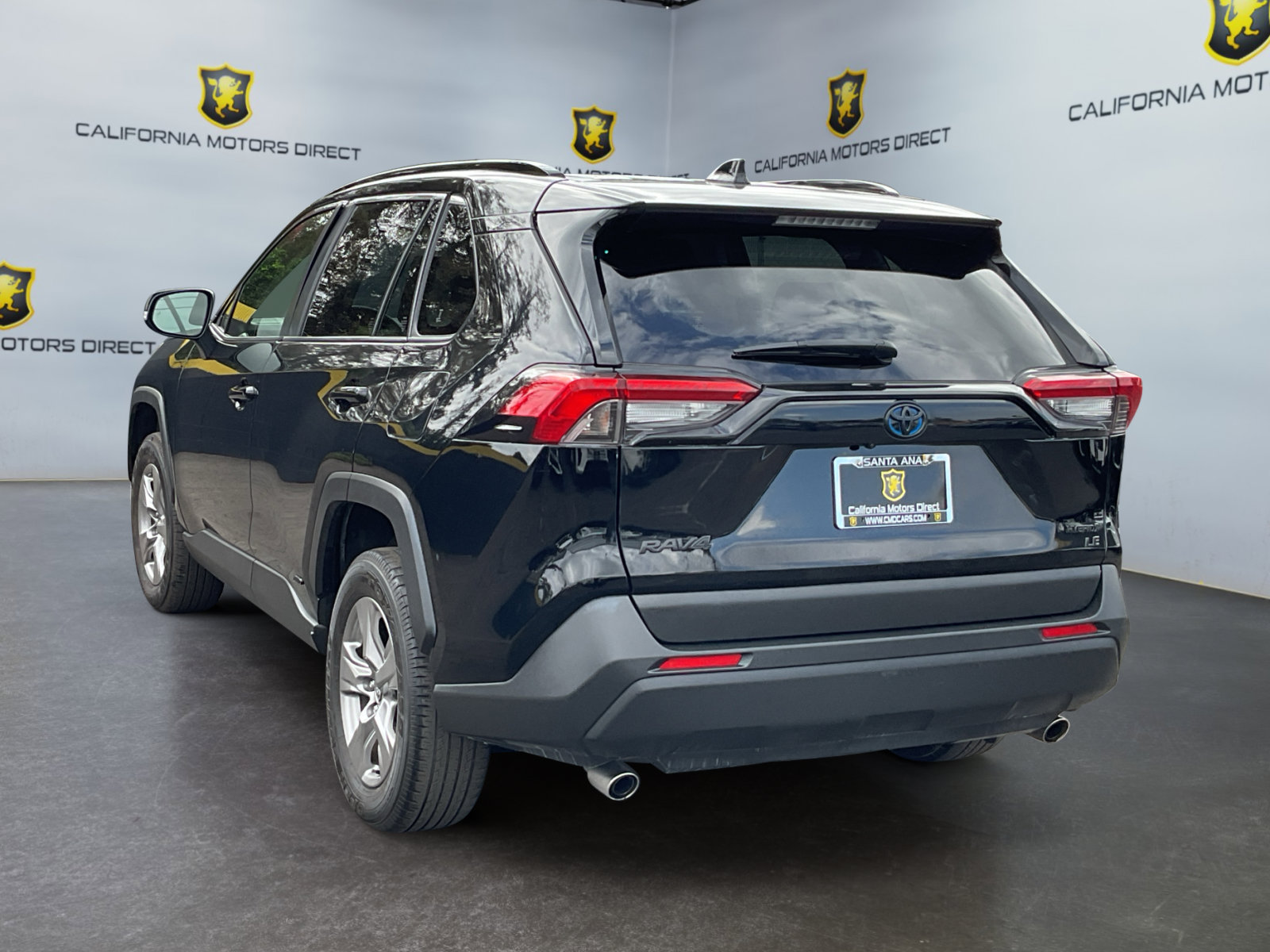 Used 2024 Toyota RAV4 LE AWD/4WD image 7
