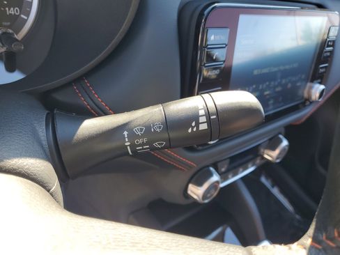 New 2025 Nissan Versa SR w/ Trunk Package image 24