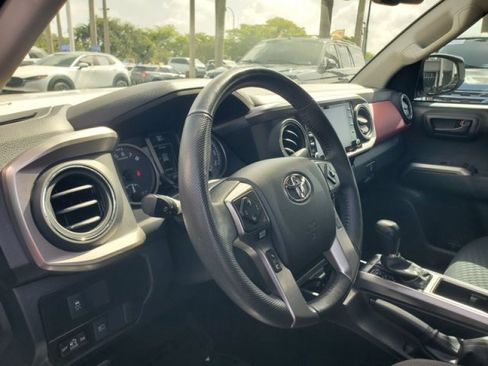 Used 2022 Toyota Tacoma SR5 w/ Technology Package RWD image 9