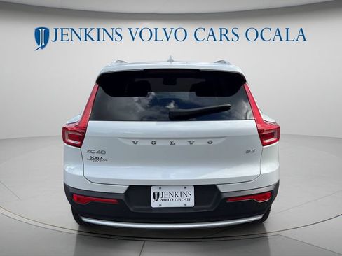 Certified 2023 Volvo XC40 B4 Ultimate w/ Protection Package Premier FWD image 4
