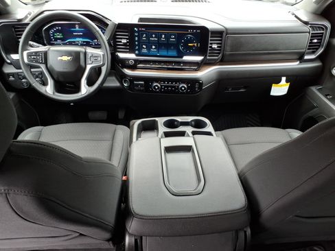 Used 2025 Chevrolet Silverado 1500 LT image 12