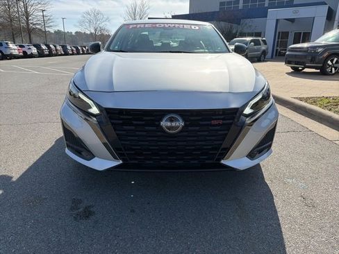 Used 2024 Nissan Altima 2.5 SR image 2