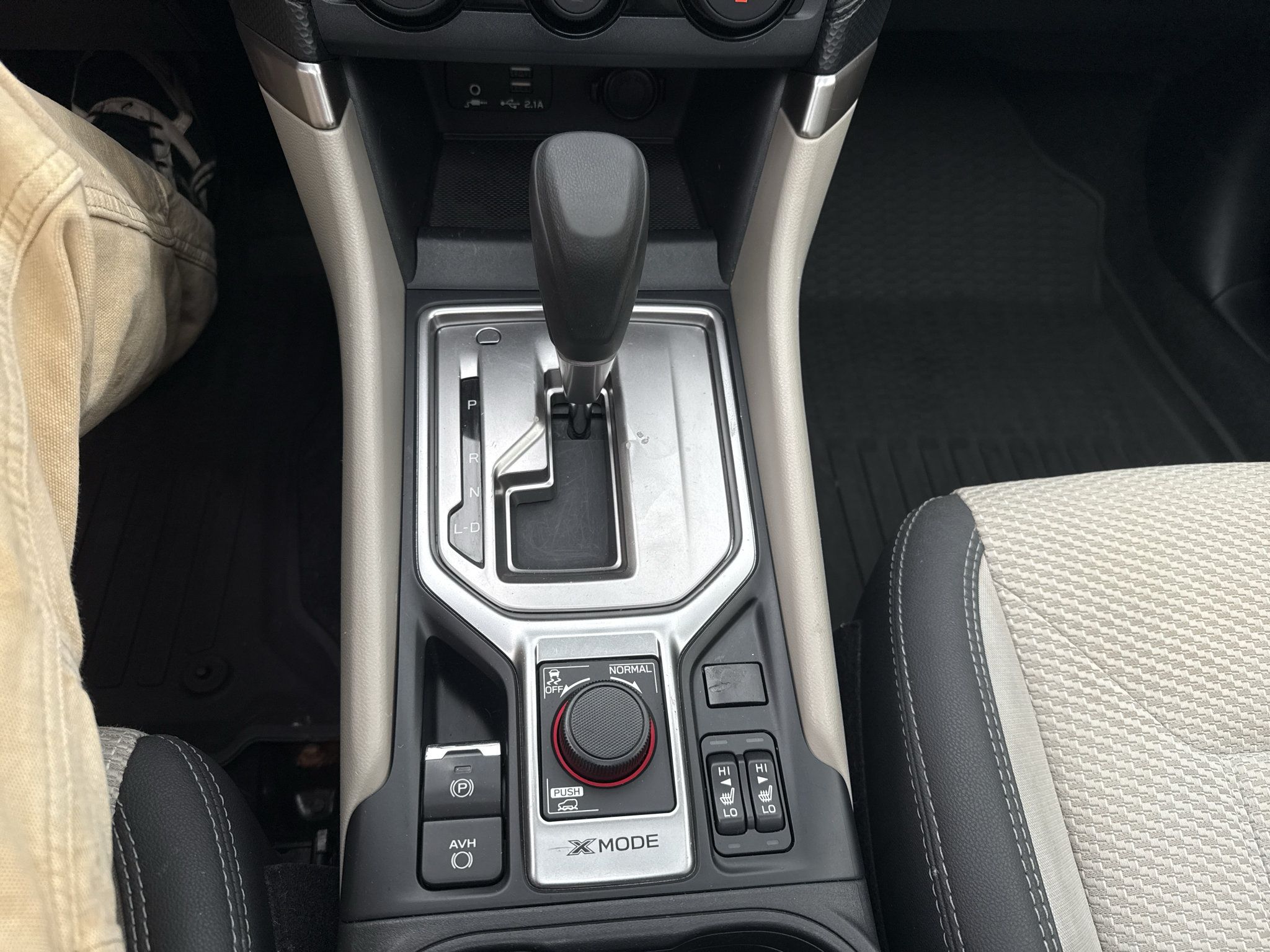 Used 2019 Subaru Forester Premium w/ All-Weather Package AWD/4WD image 21