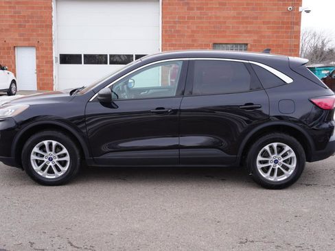 Used 2022 Ford Escape SE image 2