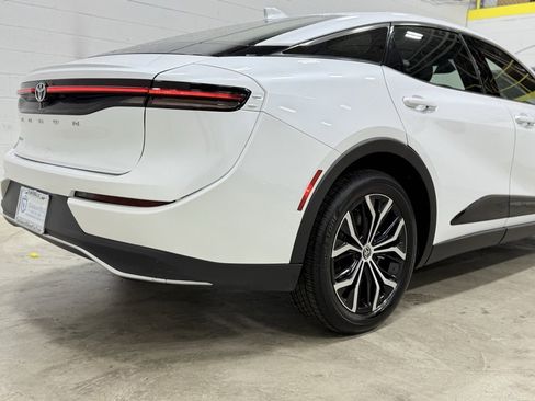 Used 2024 Toyota Crown XLE image 8