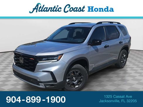 Used 2025 Honda Pilot TrailSport image 1