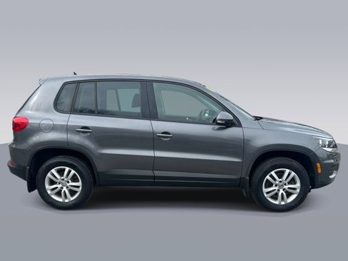 Used 2013 Volkswagen Tiguan S image 2