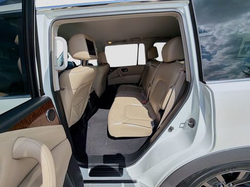 Used 2017 Nissan Armada Platinum RWD image 21