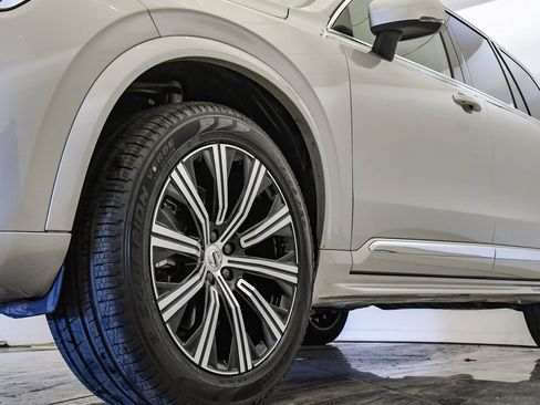 Certified 2025 Volvo XC90 B5 Core image 10