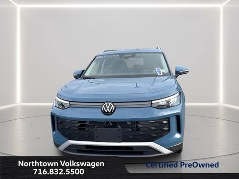 Used 2026 Volkswagen Tiguan SE AWD/4WD image 2