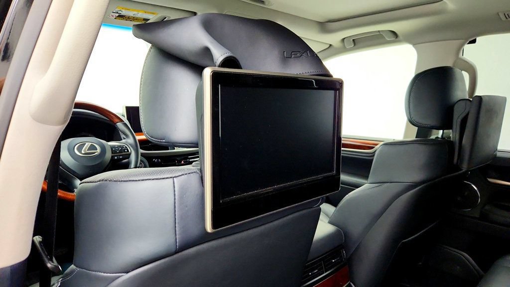 Used 2019 Lexus LX 570 4WD w/ Luxury Package image 24