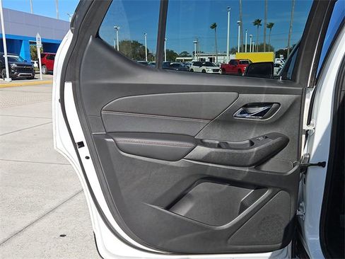 Used 2023 Chevrolet Traverse RS image 15