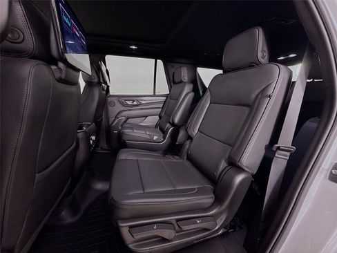 Used 2024 GMC Yukon Denali w/ Advanced Technology Package AWD/4WD image 27