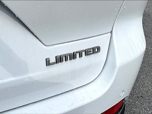 Certified 2024 Jeep Grand Cherokee Limited image 8