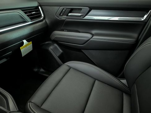 New 2026 GMC Terrain Elevation w/ Elevation Premium Package AWD/4WD image 17