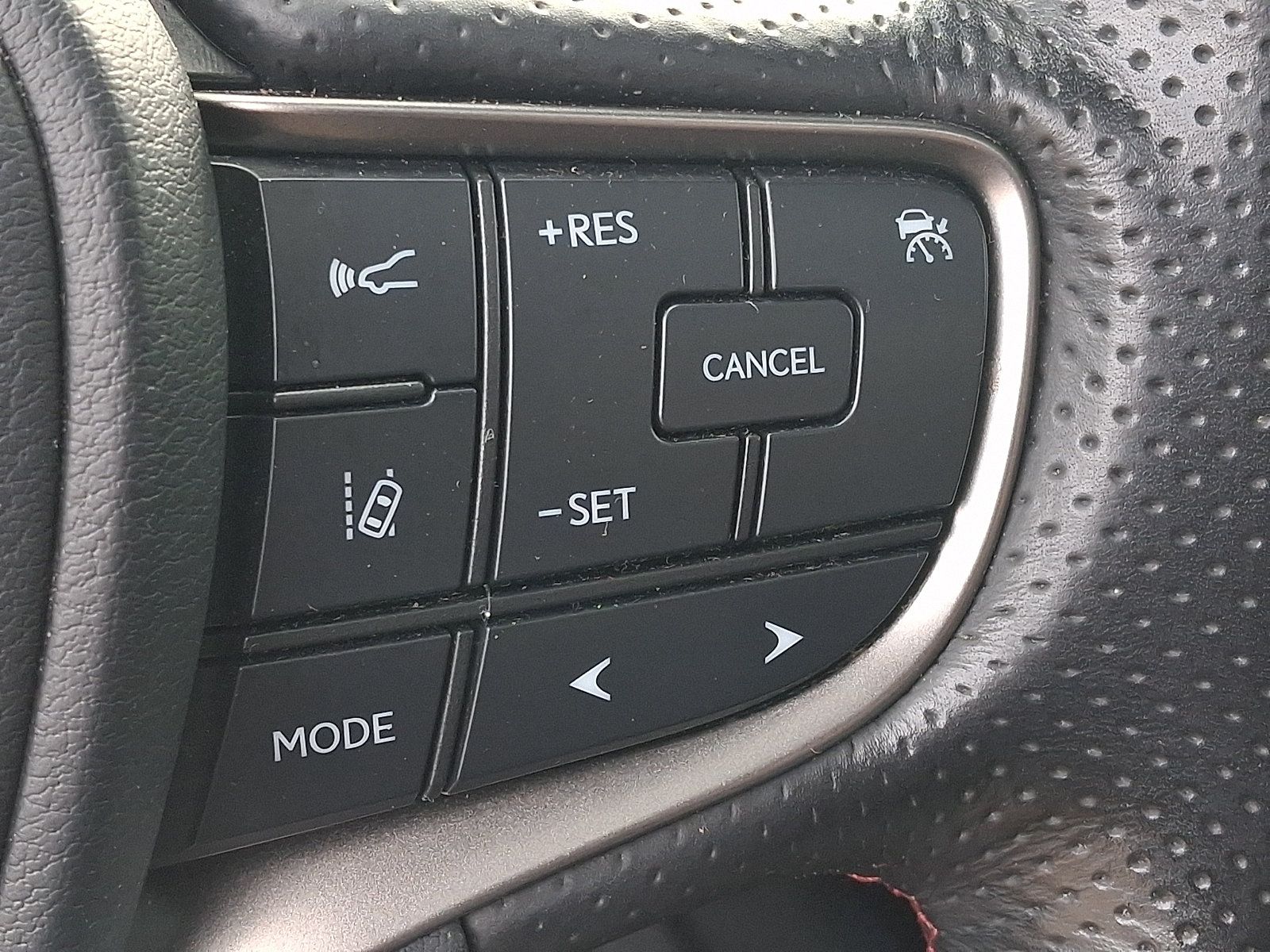 Used 2019 Lexus UX 250h F Sport AWD/4WD image 22