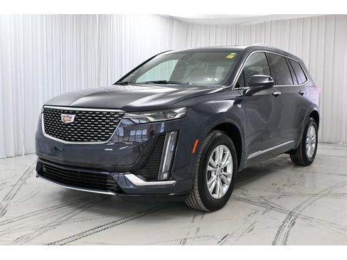 Used 2025 Cadillac XT6 Luxury image 4