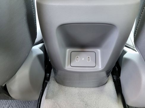 New 2025 Hyundai Elantra SEL image 13