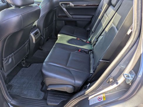 Used 2016 Lexus GX 460 image 28