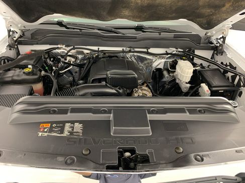 Used 2019 Chevrolet Silverado 2500 W/T AWD/4WD image 9