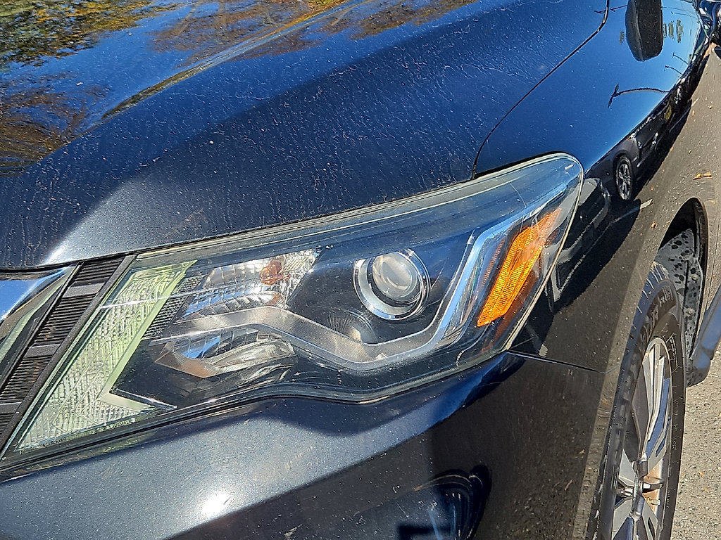 Used 2017 Nissan Pathfinder SV AWD/4WD image 9