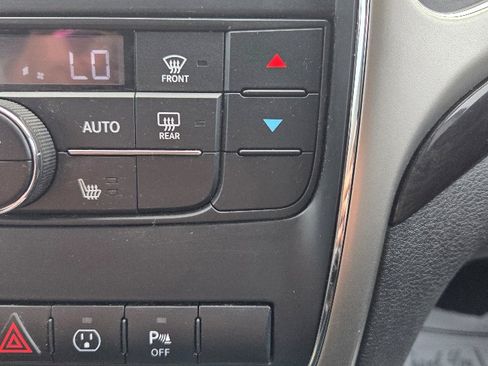 Used 2013 Jeep Grand Cherokee Laredo image 26