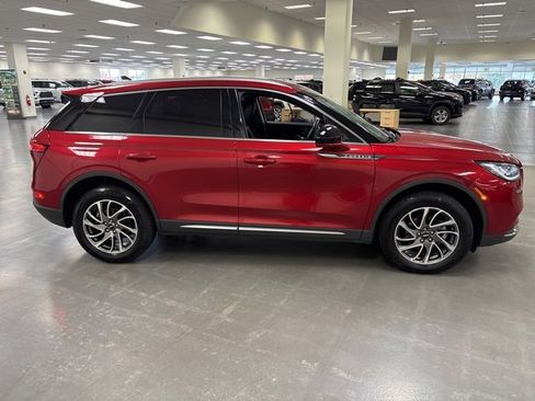 Used 2022 Lincoln Corsair Standard w/ Equipment Group 101A image 8