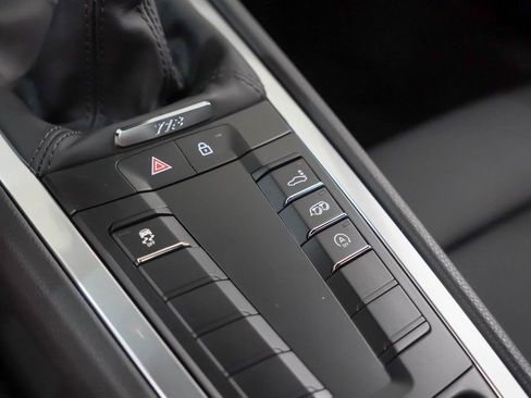 New 2025 Porsche 718 Cayman image 31