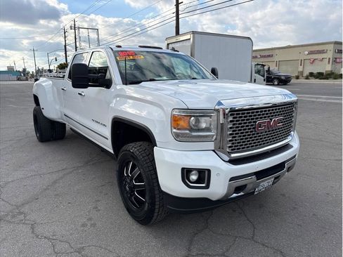 Used 2015 GMC Sierra 3500 Denali image 2